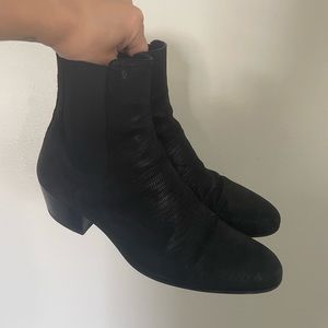 Saint Laurent Wyatt Chelsea Boots in Suede